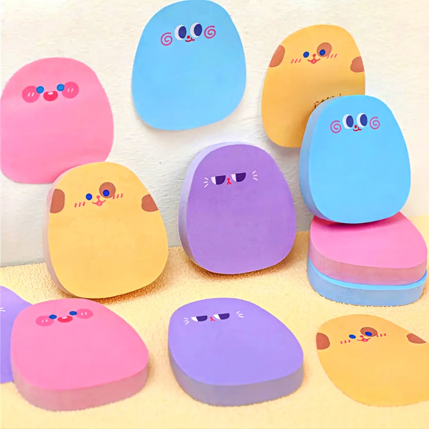 Post-it avec des emojis mignons et colorés