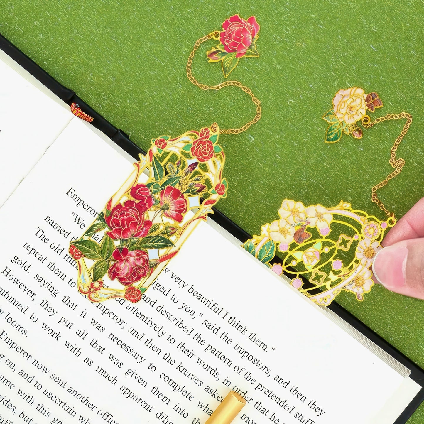 Baroque Roses Design Metal Bookmark