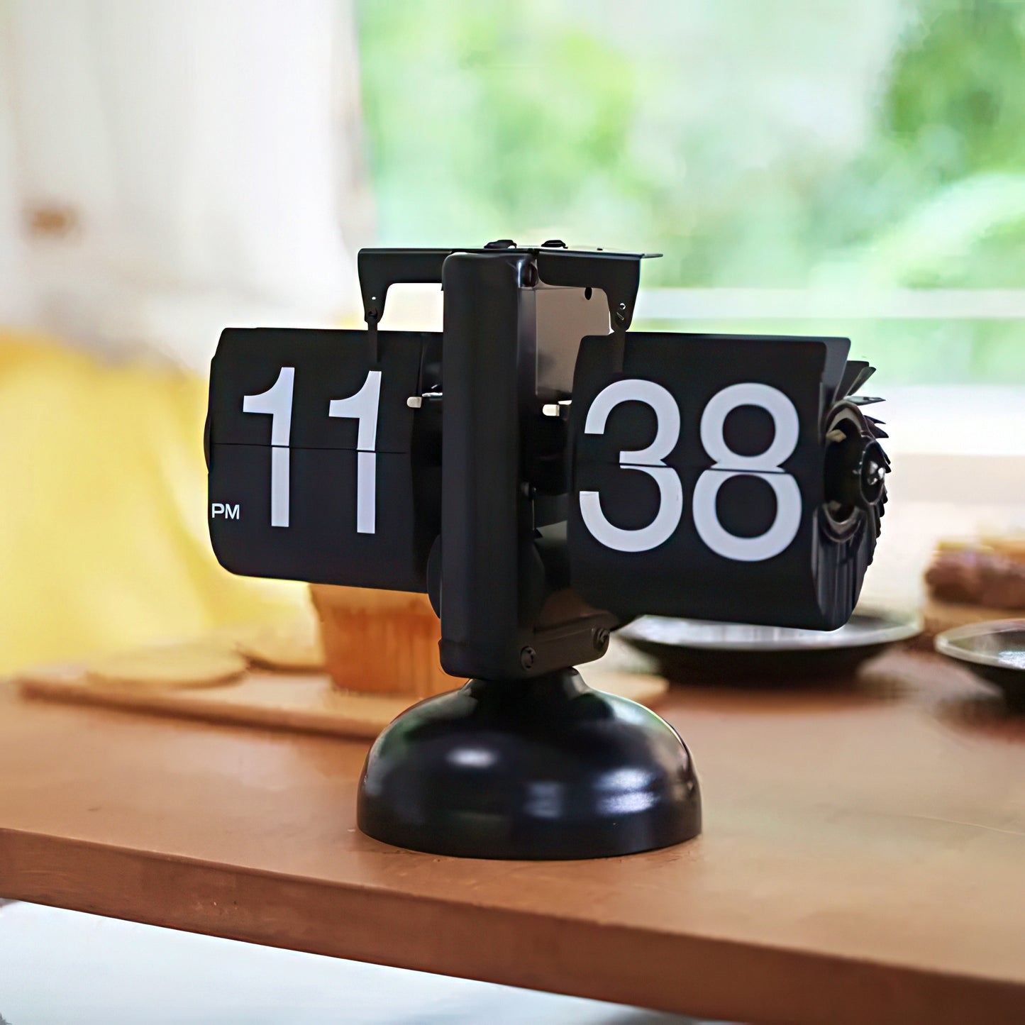Retro Mechanical Flip Clock with Metal Base