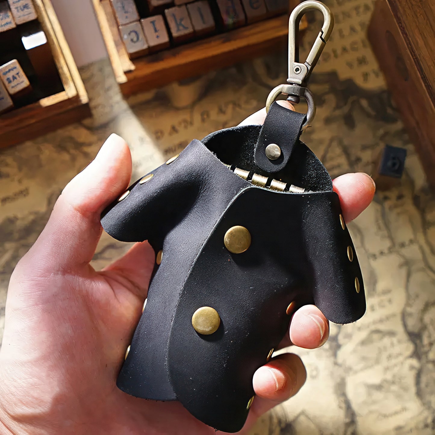 Dyed Cowhide T-shirt Shaped Key Case