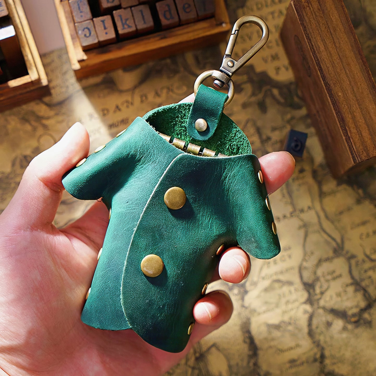 Dyed Cowhide T-shirt Shaped Key Case