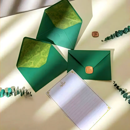 Envelopes with Inner Royal Patterns