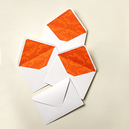 Envelopes with Inner Royal Patterns