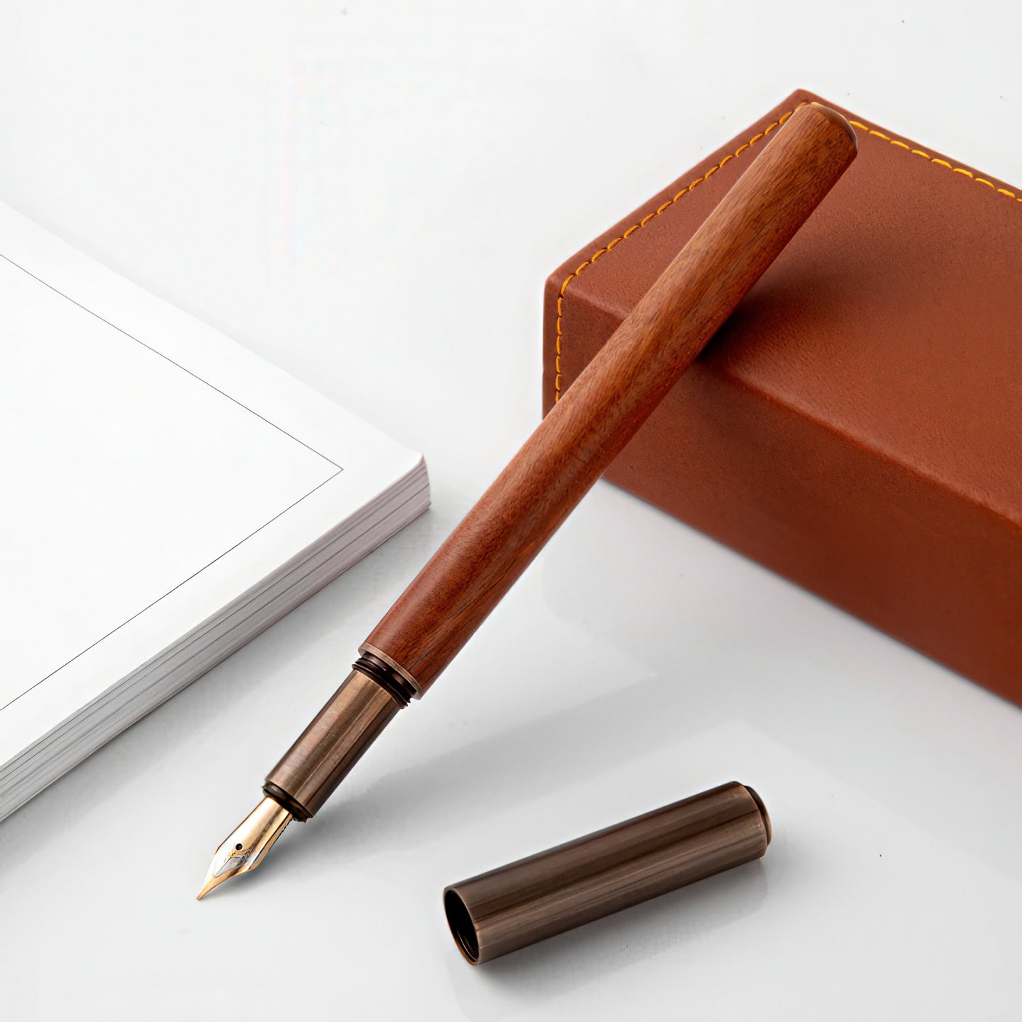 Retro Bronze Wooden Fountain Pen
