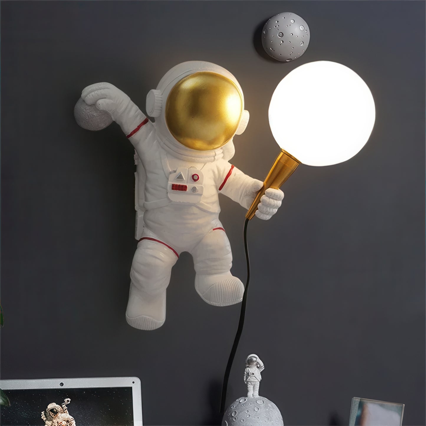 3D Astronaut Holding Moon Table Lamp