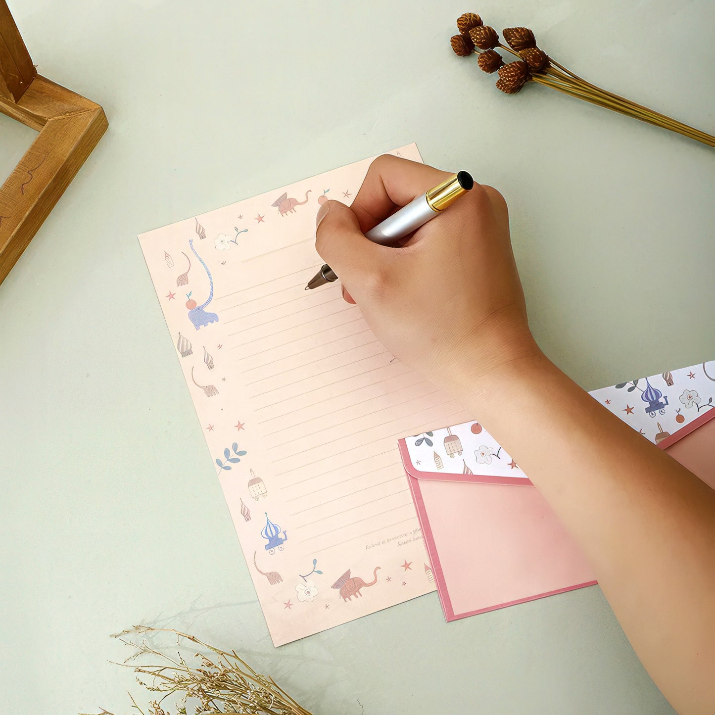 Retro Floral Theme Envelope Set